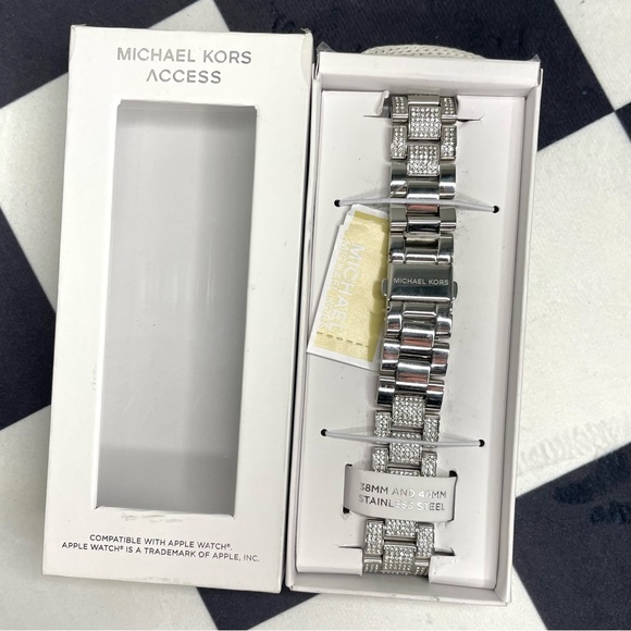 NEW✅AUTHENTIC✅MICHAEL KORS Pavé Silver-Tone Strap For 38mm and 40mm Apple Watch - Picture 4 of 8